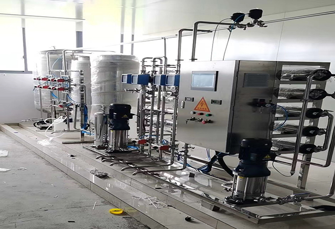 常州1T/H全自動(dòng)二級(jí)反滲透設(shè)備安裝就位